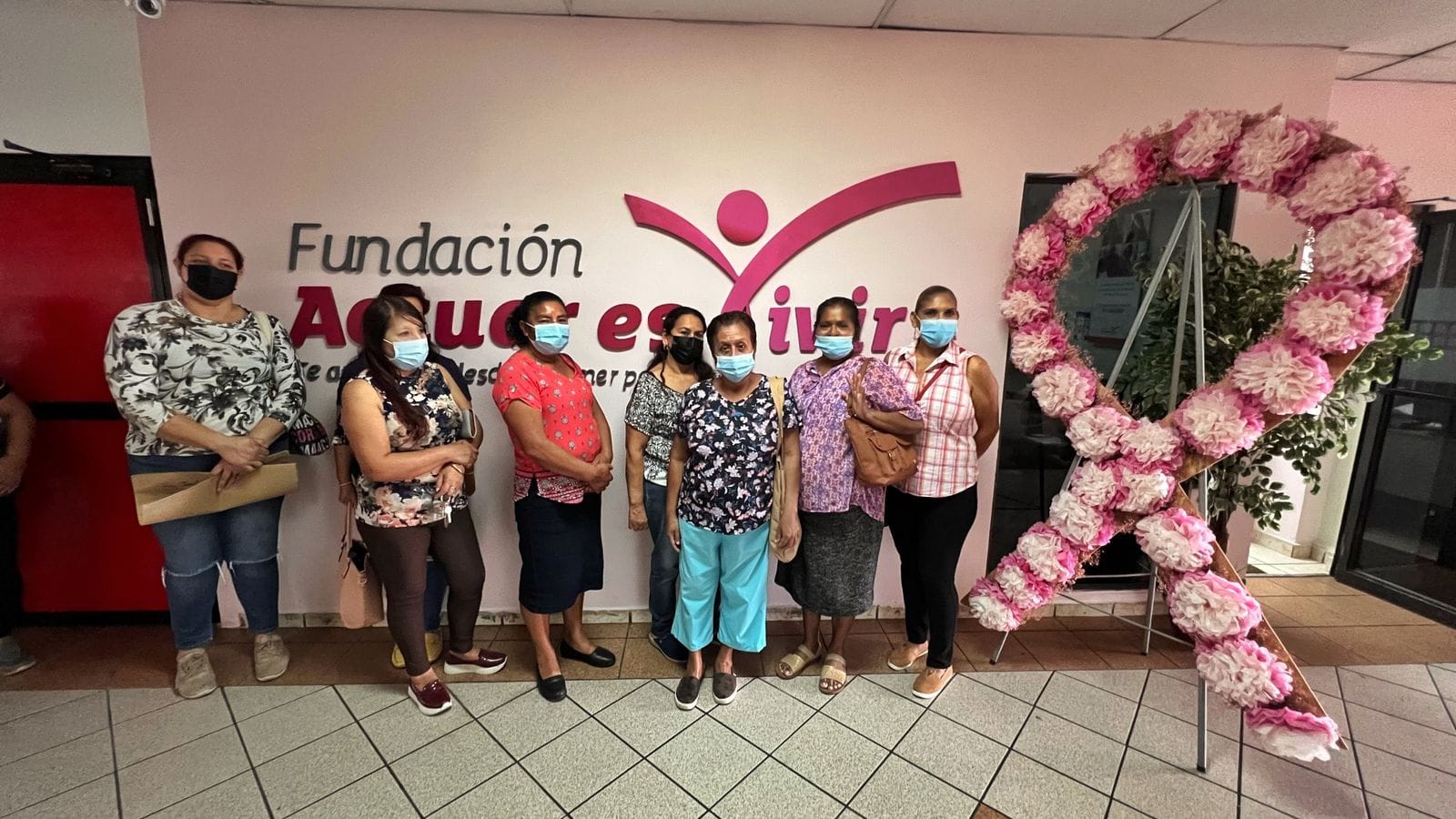 a través de la Casa de la Mujer Tecleña junto a la Fundación Actuar es Vivir, beneficiamos a 20 mujeres para la realización de mamografías a bajo costo.